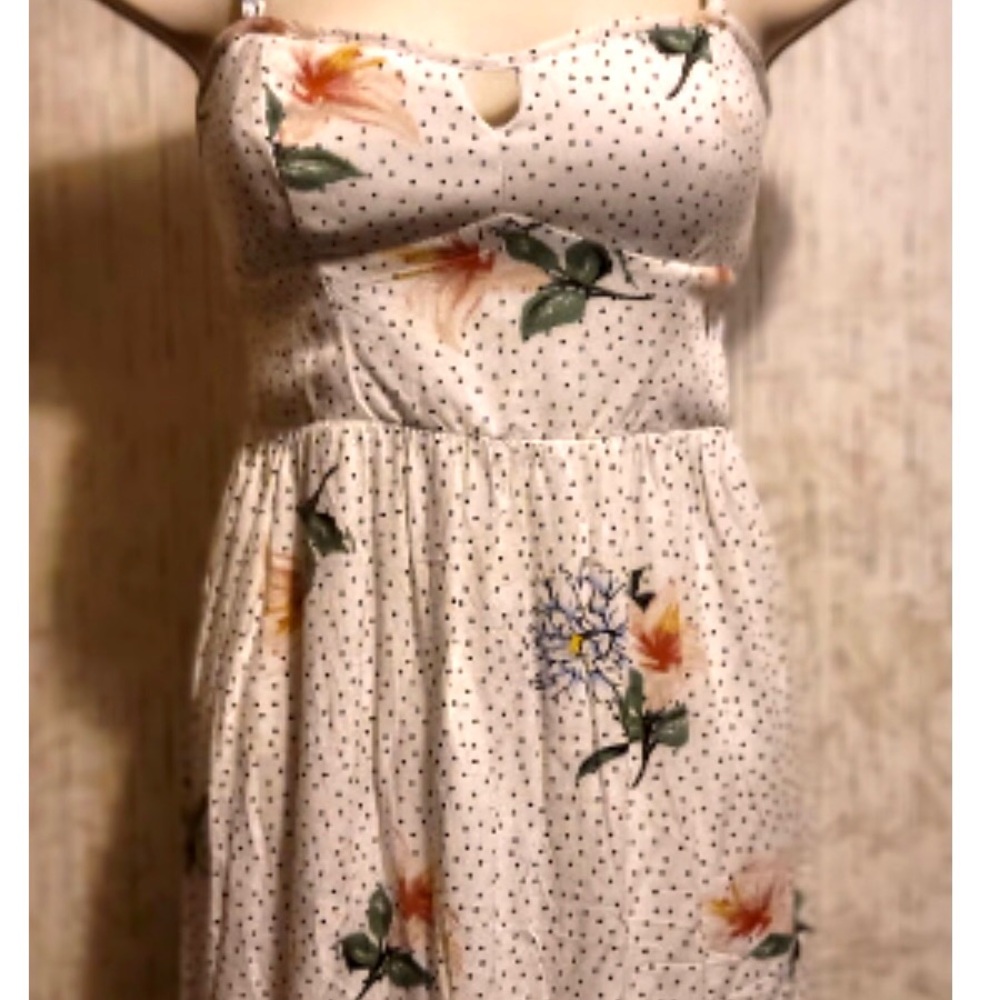AUW White Spaghetti-Strap Floral Sundress